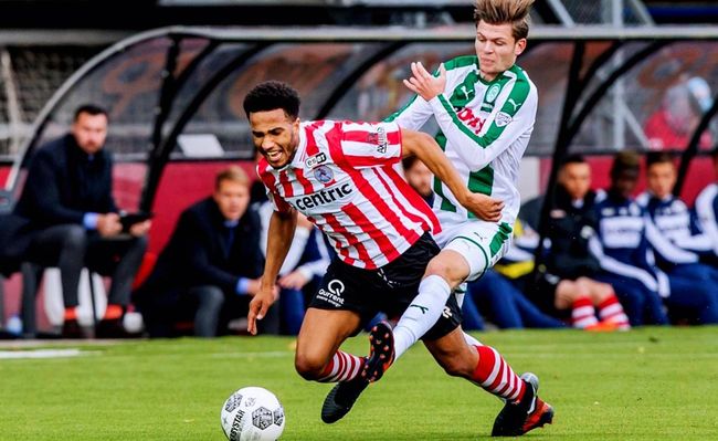 更多国家正 更多国家正