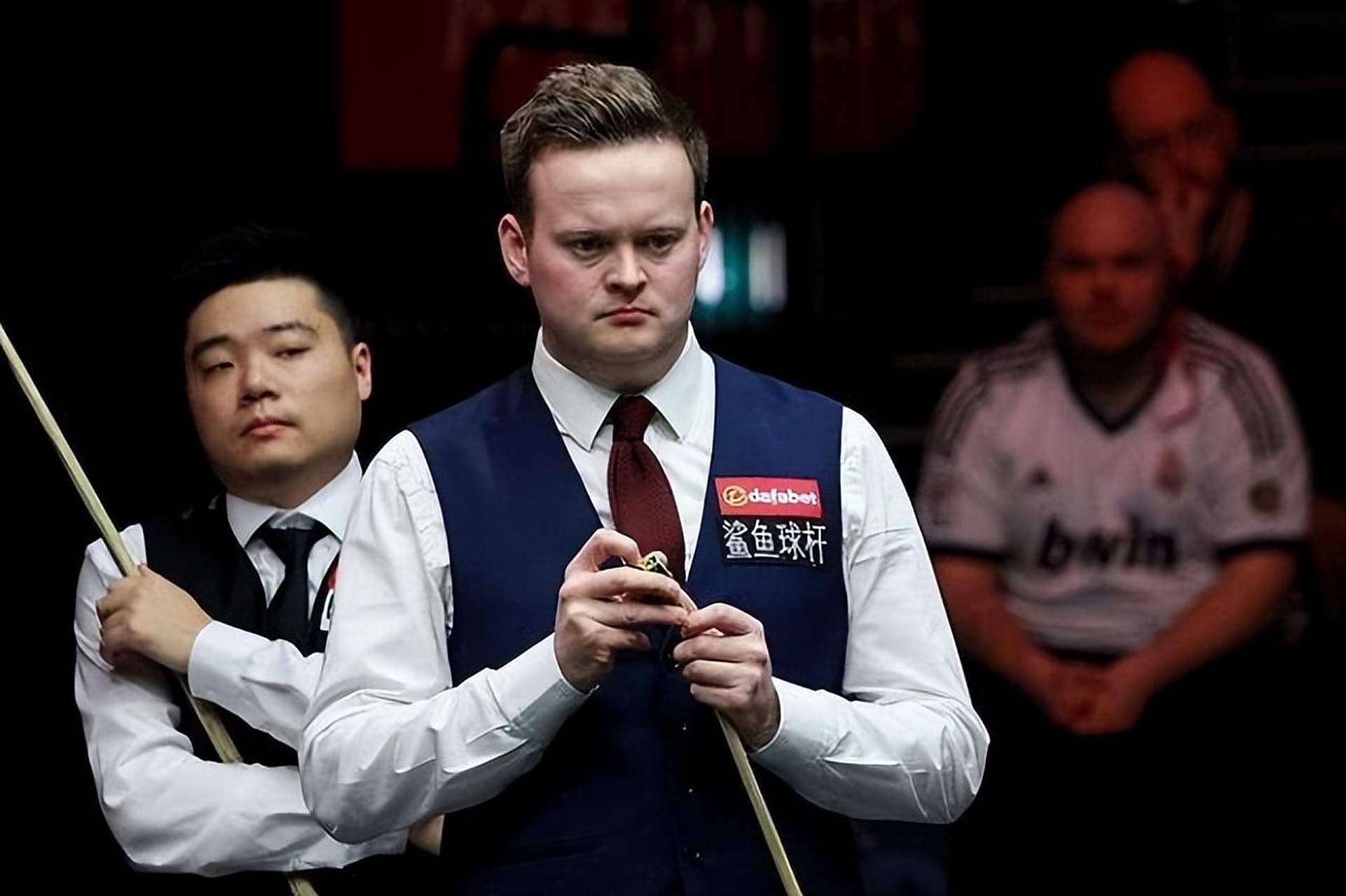 崭露头角 崭露头角