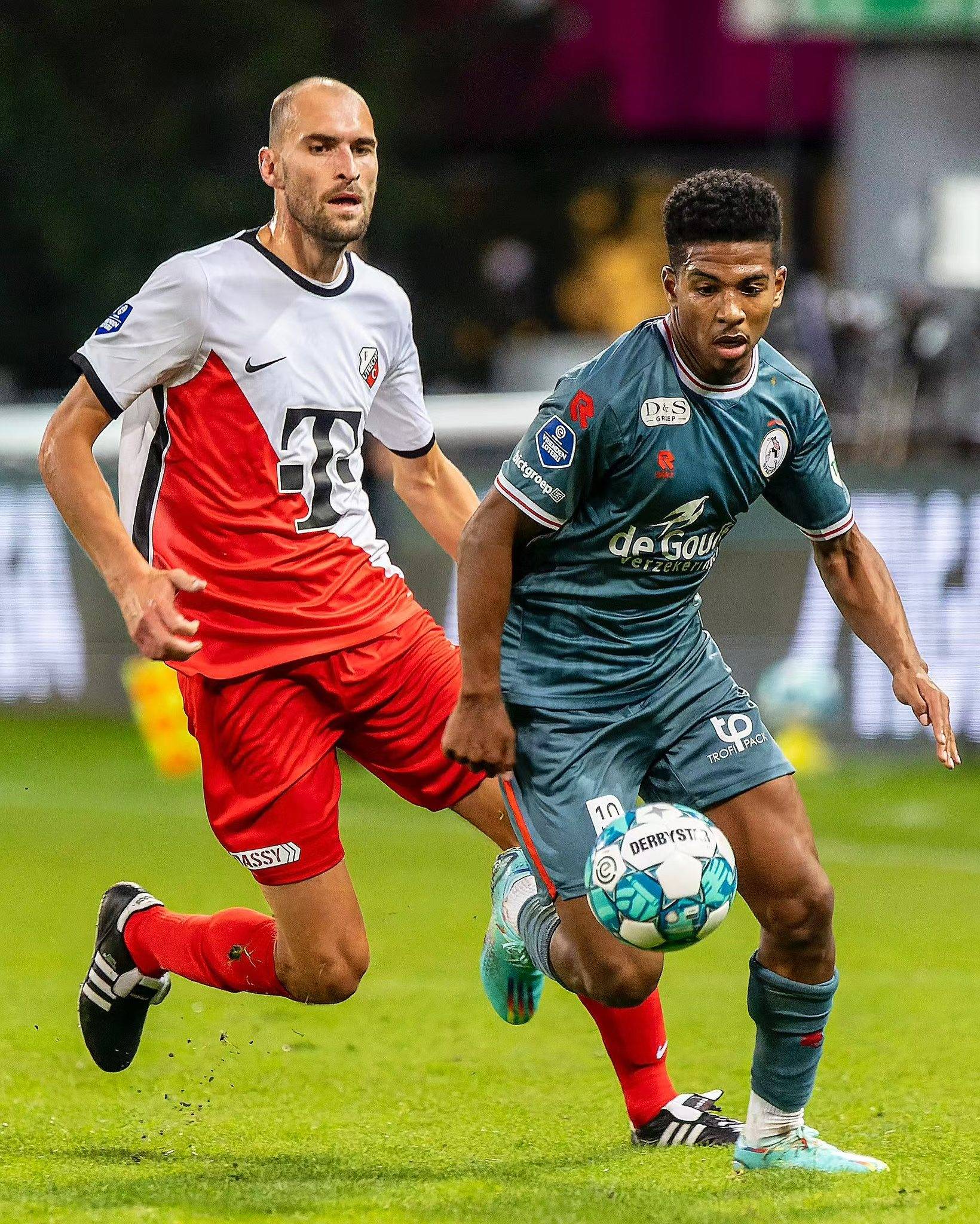 的带领下 的带领下