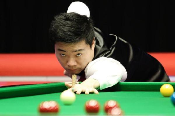 依旧与姆巴 依旧与姆巴