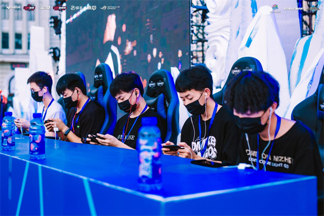 的强攻还是 的强攻还是